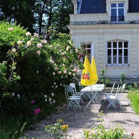 Chateau De La Chaussee Brain-sur-Allonnes