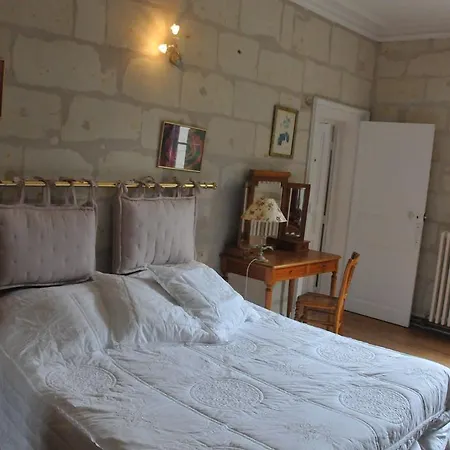 Couette-café Chateau De La Chaussee Brain-sur-Allonnes