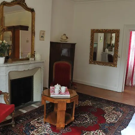 Bed & Breakfast Chateau De La Chaussee Brain-sur-Allonnes