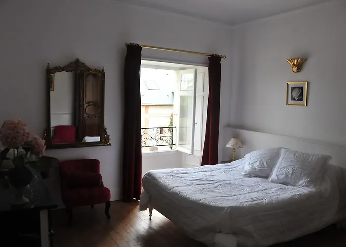 Chateau De La Chaussee * 阿洛讷河畔布兰